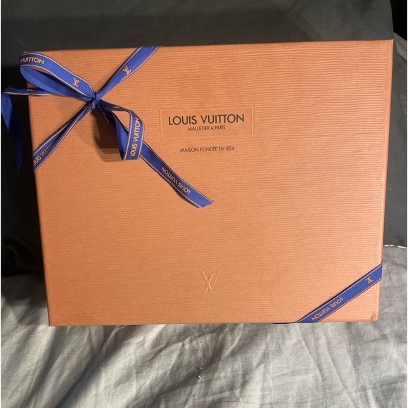 Louis Vuitton box - Picture 2 of 5